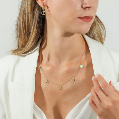 Daisy necklace, Five design necklaces